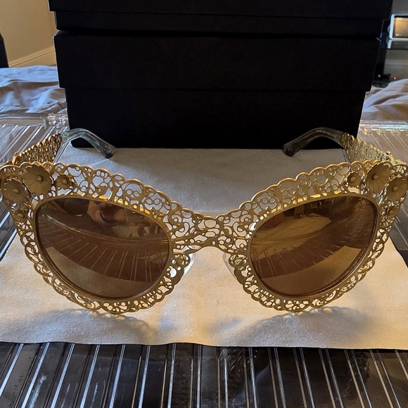 New, In Box, Dolce & Gabbana Gold Sunglasses - Picture 4 of 13